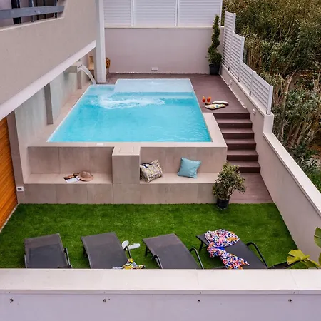 Con Piscina Vista Mare E Campo Giochi