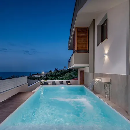 Con Piscina Vista Mare E Campo Giochi Apartment *