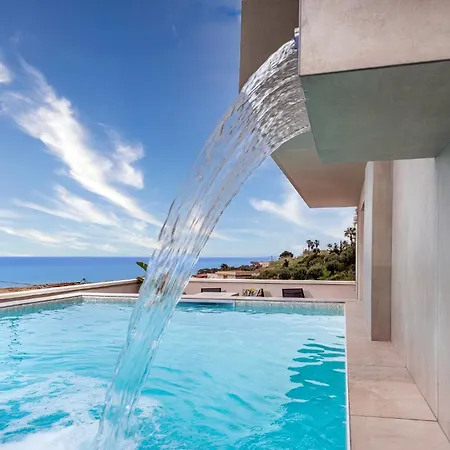 Con Piscina Vista Mare E Campo Giochi